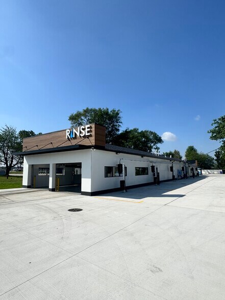 Primary Photo Of 31521 Utica Rd, Fraser Carwash For Sale