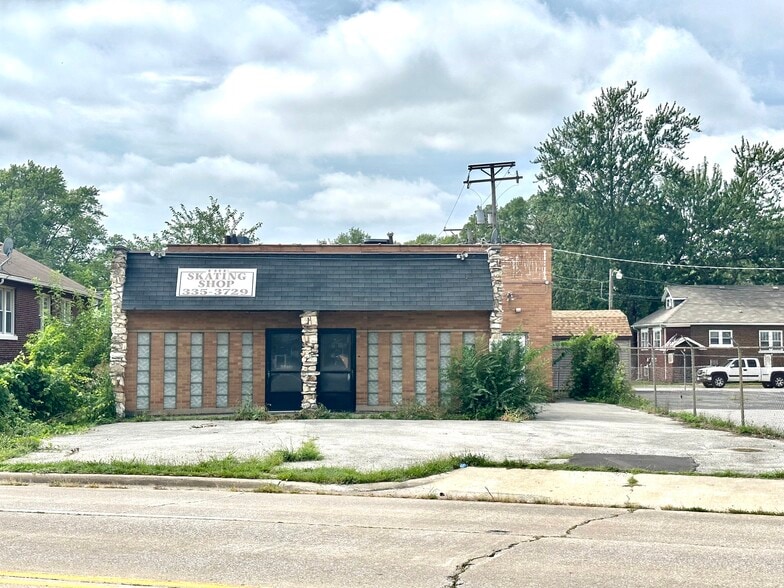 Primary Photo Of , Hazel Crest General Retail For Sale