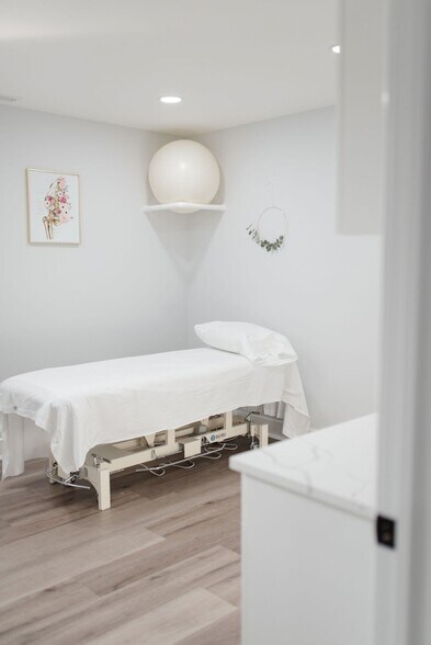 More Photos Of 4 Terry Dr, Newtown Office For Sale