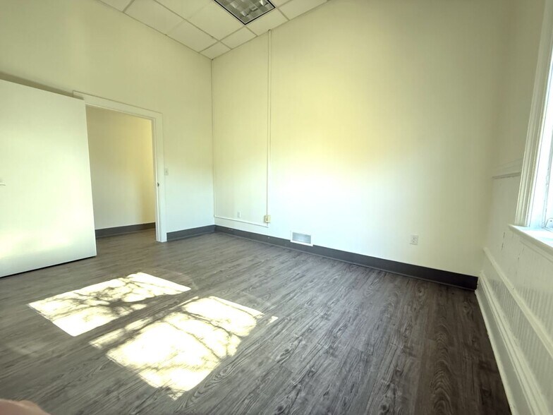 More Photos Of 5 Warren St, Concord Storefront Retail Office For Lease