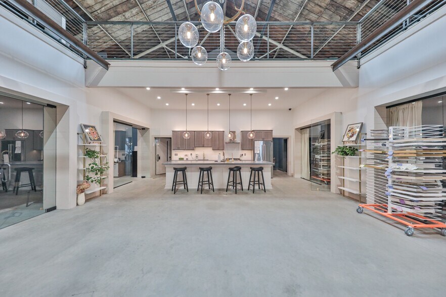 More Photos Of 915 Northampton St, Easton General Retail For Sale