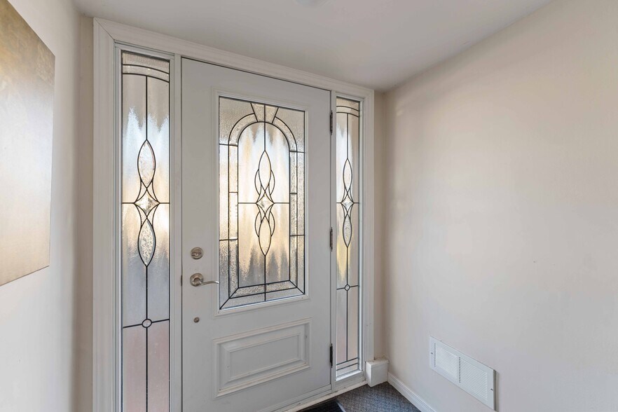 More Photos Of 732 Morin St, Ottawa Apartments For Sale