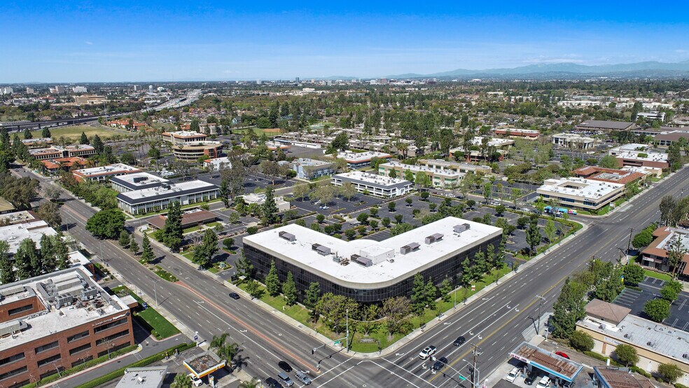 More Photos Of 400 N Tustin Ave, Santa Ana Office For Sale