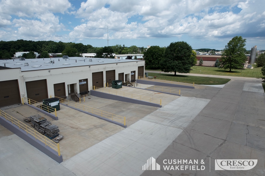 More Photos Of 7307 Young Dr, Walton Hills Manufacturing For Lease