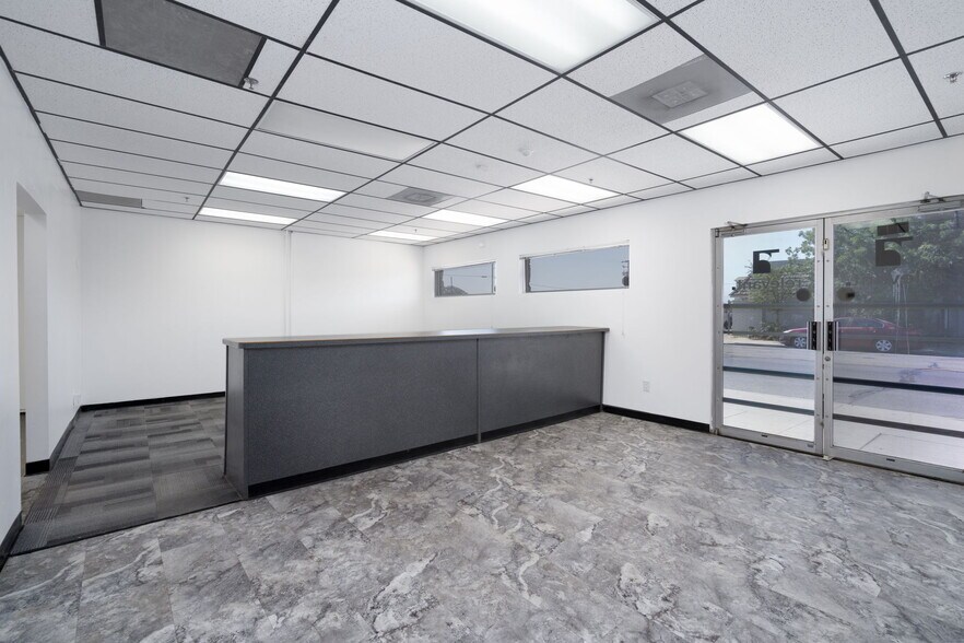 More Photos Of 320 Kentucky St, Bakersfield Manufacturing For Sale