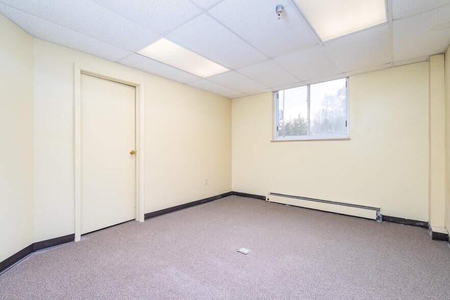 More Photos Of 3045 Pennsylvania Ave, Weirton Medical For Sale