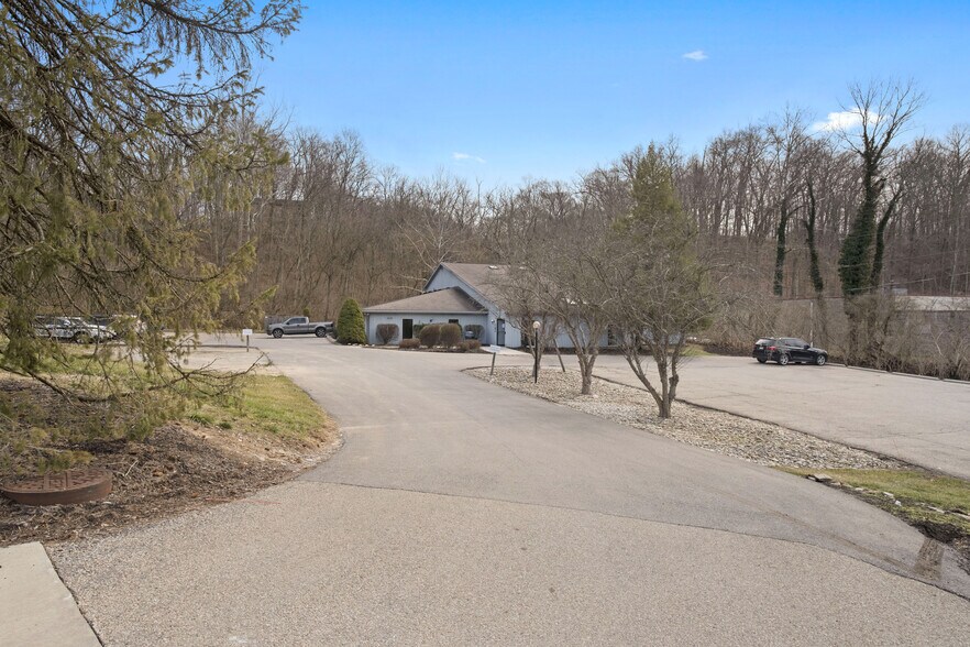 More Photos Of 6620 Clough Pike, Cincinnati Medical For Sale