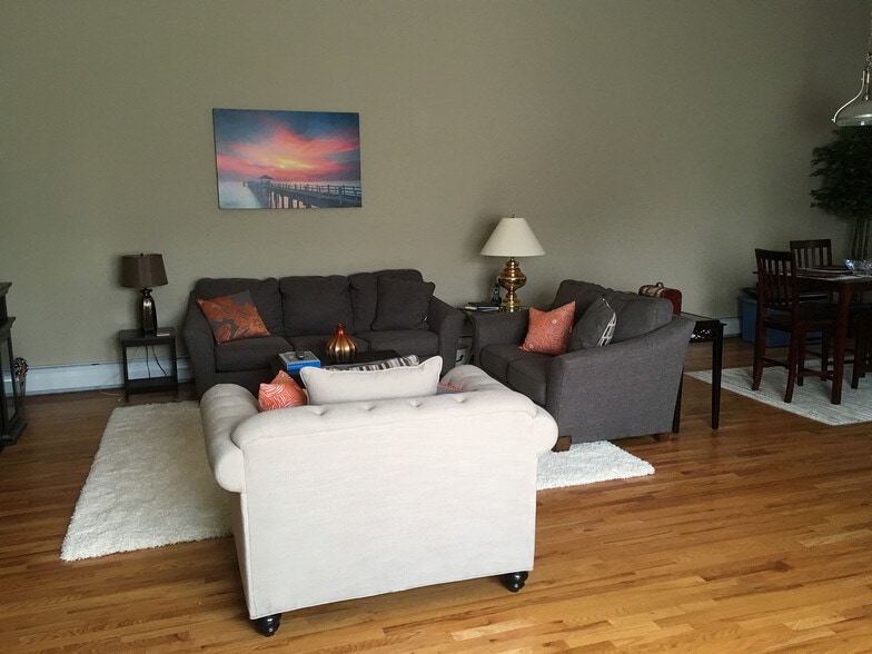 More Photos Of 179 Main St, Beacon Storefront Retail Residential For Sale