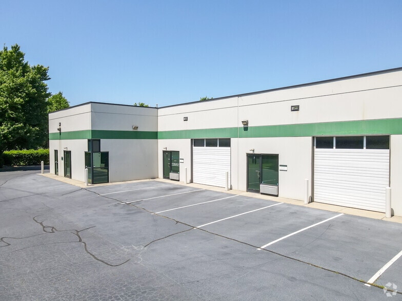 More Photos Of 8425 Old Statesville Rd, Charlotte Light Distribution For Lease