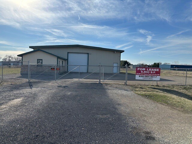 More Photos Of 1906 Industrial Park Rd, Rock Falls Industrial For Lease