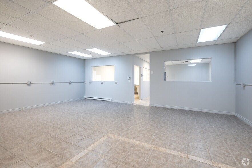 More Photos Of 1100-1190 Rue Bégin, Saint-Laurent Warehouse For Lease