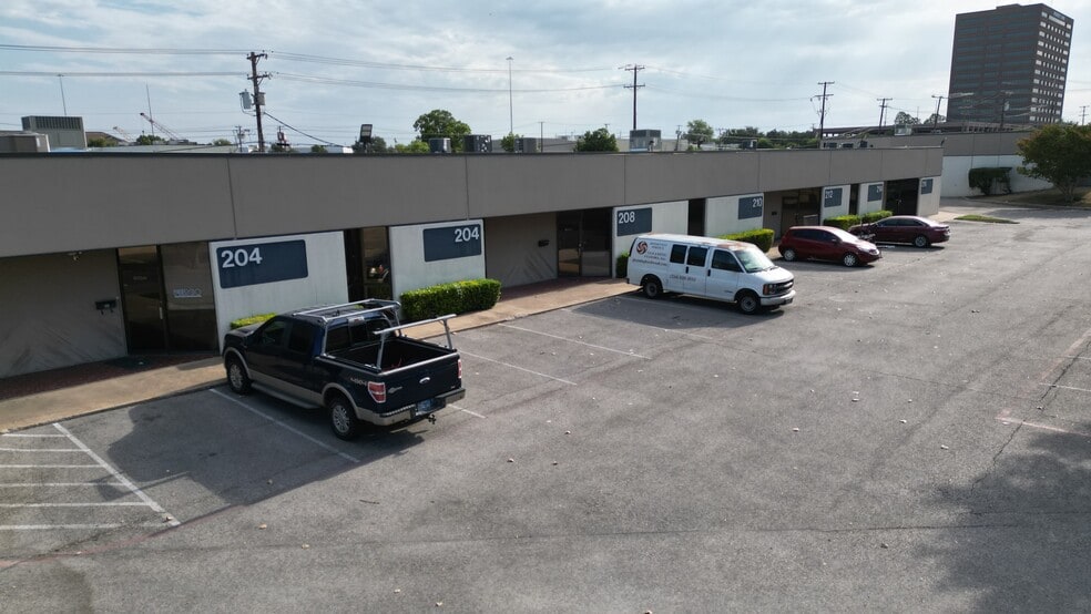 Primary Photo Of 11857 Judd Ct, Dallas Showroom For Lease