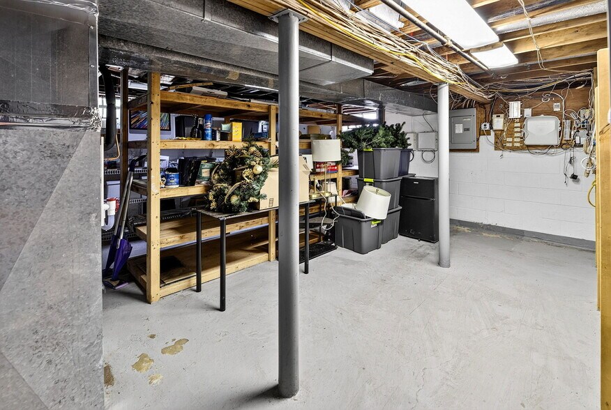 More Photos Of 79 S Maple Ave, Marlton Office For Sale