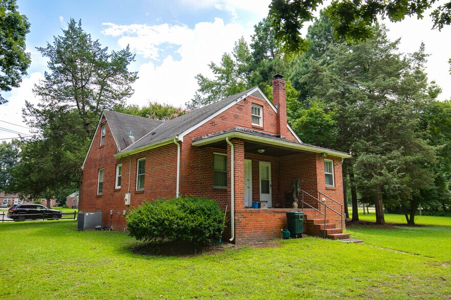 More Photos Of 2554 Noel St, Richmond Apartments For Sale