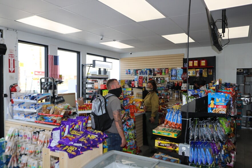 More Photos Of 13118 Pearblossom Hwy, Pearblossom Service Station For Sale