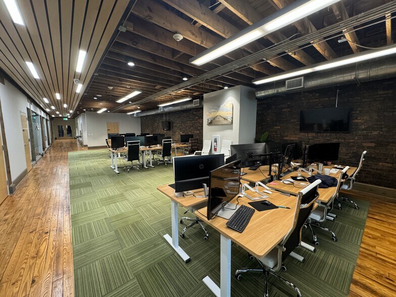 More Photos Of 21 S Front St, Wilmington Office For Lease