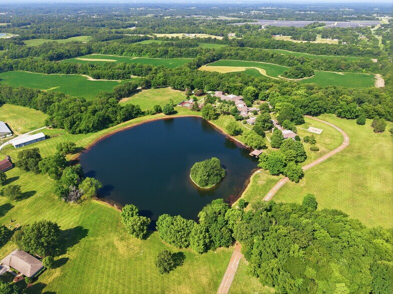More Photos Of 1461 Highway EE, Winfield Specialty For Sale