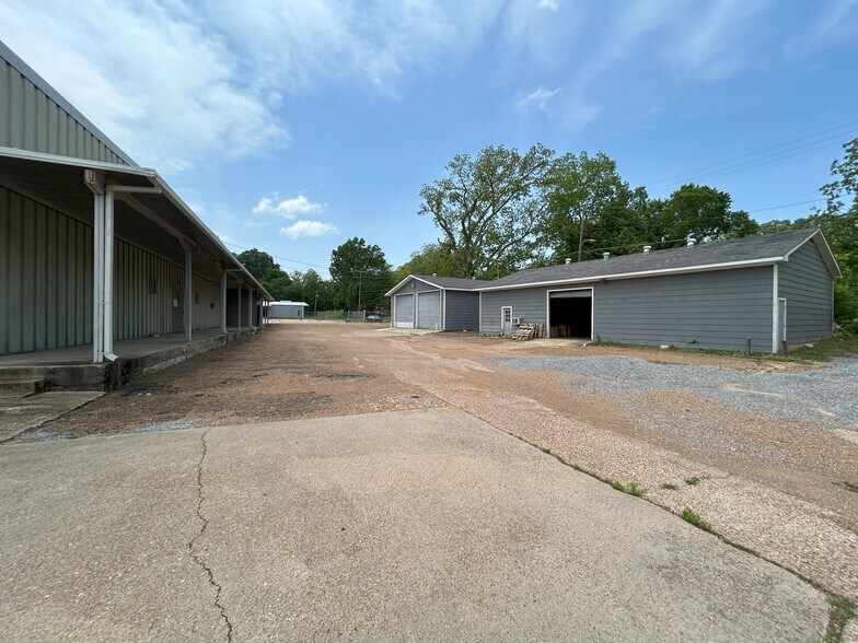 More Photos Of 191 Devereaux Dr, Natchez Distribution For Sale