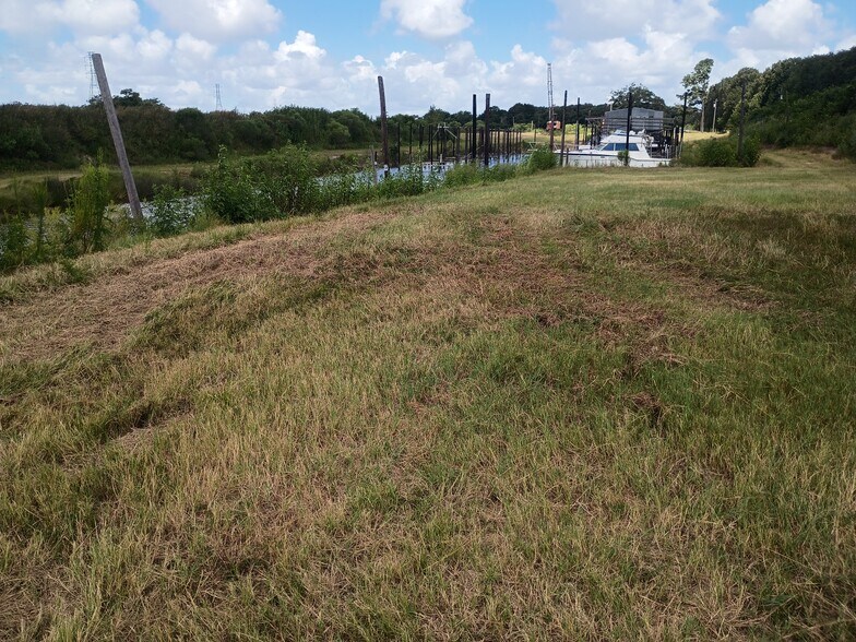 More Photos Of 6111 County Road 203, Liverpool Land For Lease