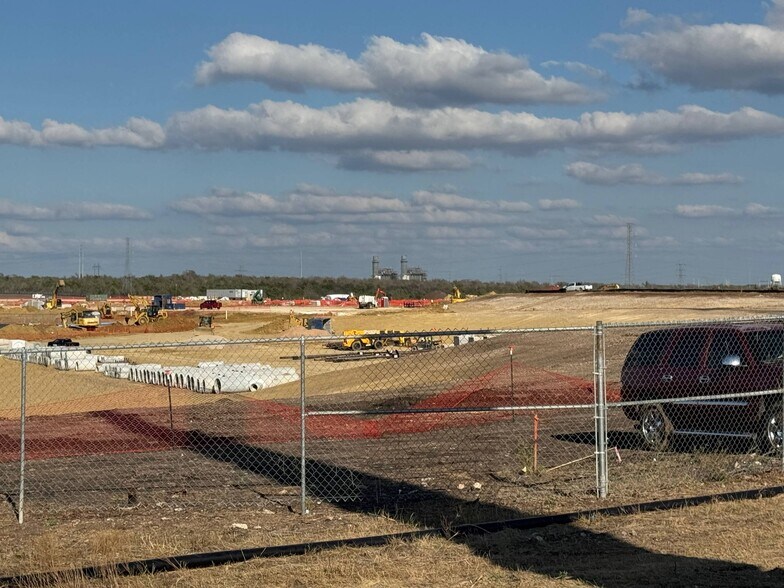 More Photos Of 7145 Wolf Lane #G, Del Valle Land For Sale