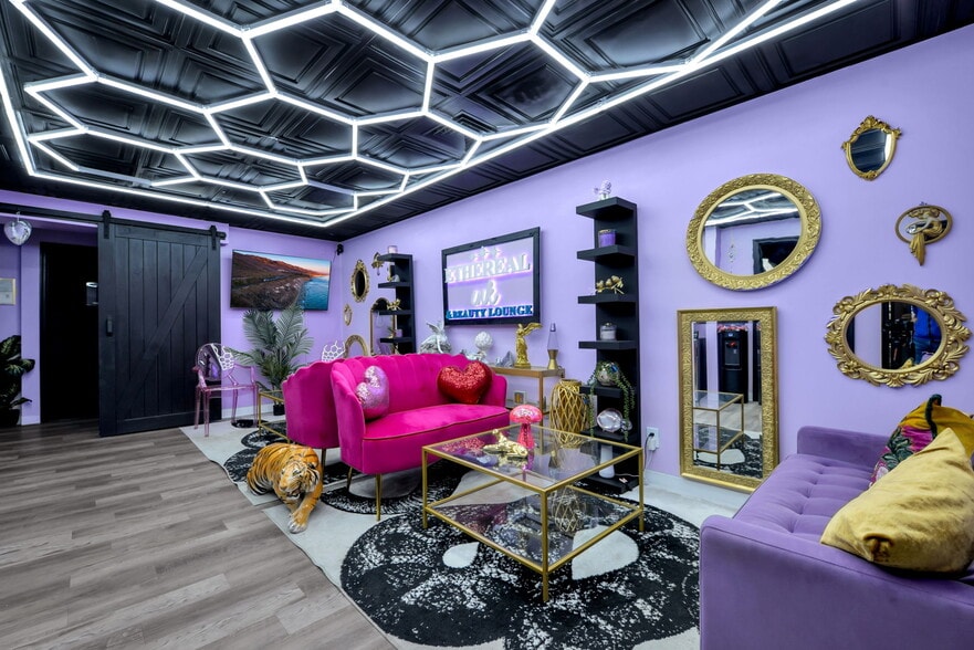 More Photos Of 37 W Bridge St, Dublin Office For Sale