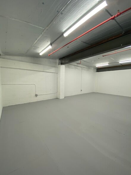 More Photos Of 901 E 31st St, Los Angeles Manufacturing For Lease