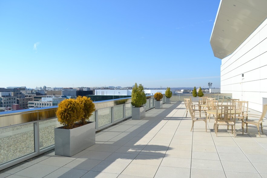 More Photos Of 1152 15th St NW, Washington Office For Lease