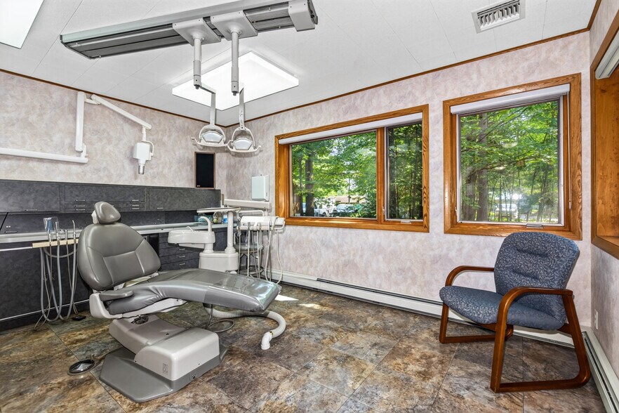 More Photos Of 9758 W Lake Ave, Minocqua Medical For Sale