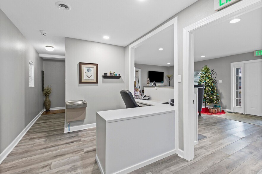 More Photos Of 6606 Old Shell Rd, Mobile Office For Sale