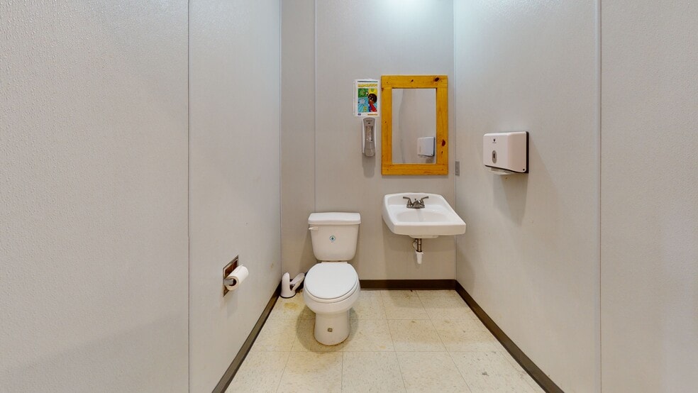 More Photos Of 4150 Highway 36 S, Brenham Shelter For Sale