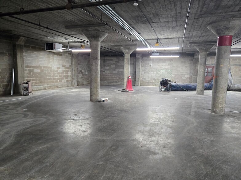 Primary Photo Of 802 18th Ave NE, Minneapolis Warehouse For Lease