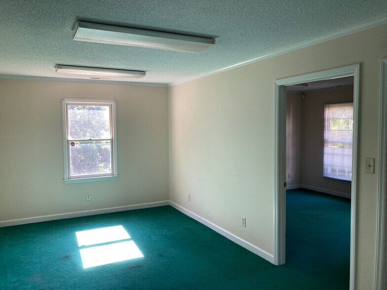 More Photos Of 128 E Garrison Blvd, Gastonia Medical For Lease