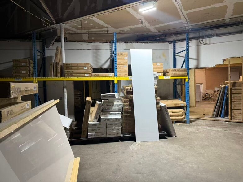 More Photos Of 42-52 Federal ave, Quincy Manufacturing For Sale