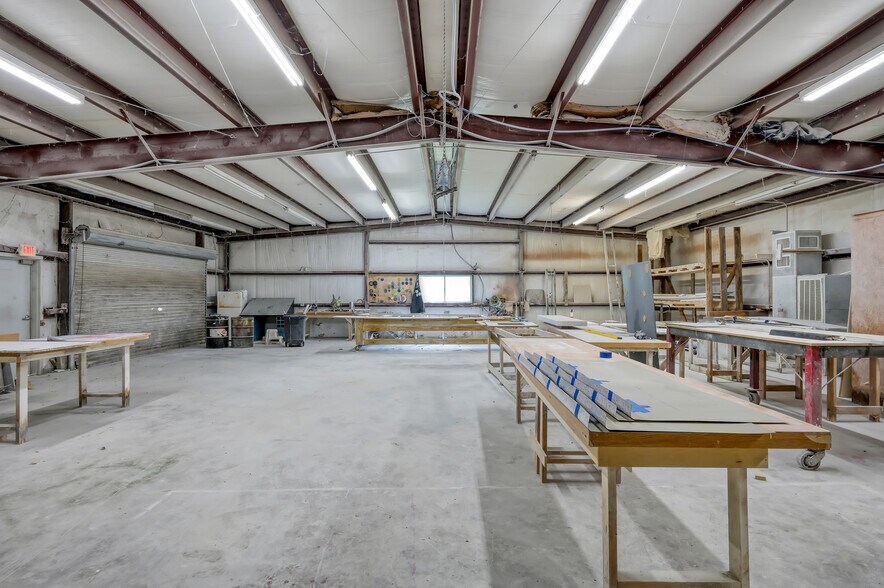 More Photos Of 2745 Interstate 45 S, New Waverly Manufacturing For Sale