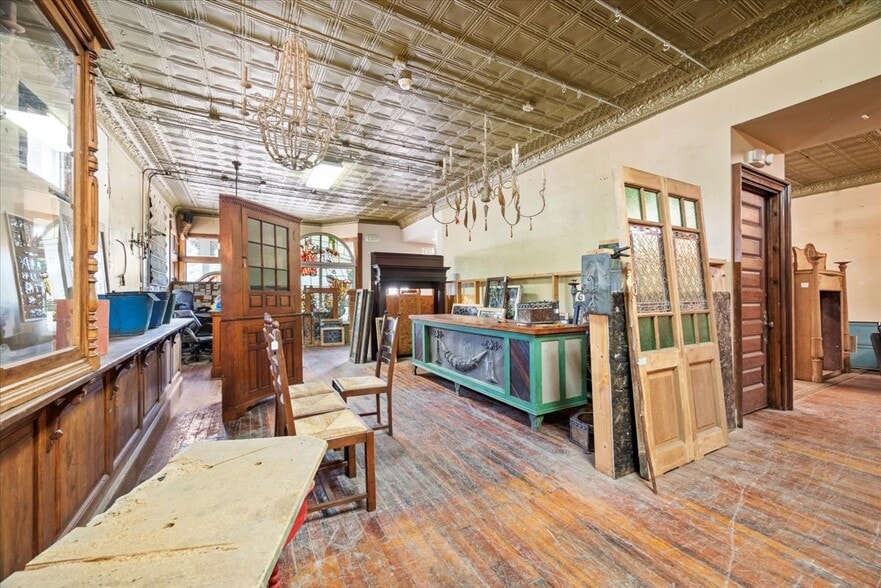 More Photos Of 207 Adams Ave, Canonsburg General Retail For Sale