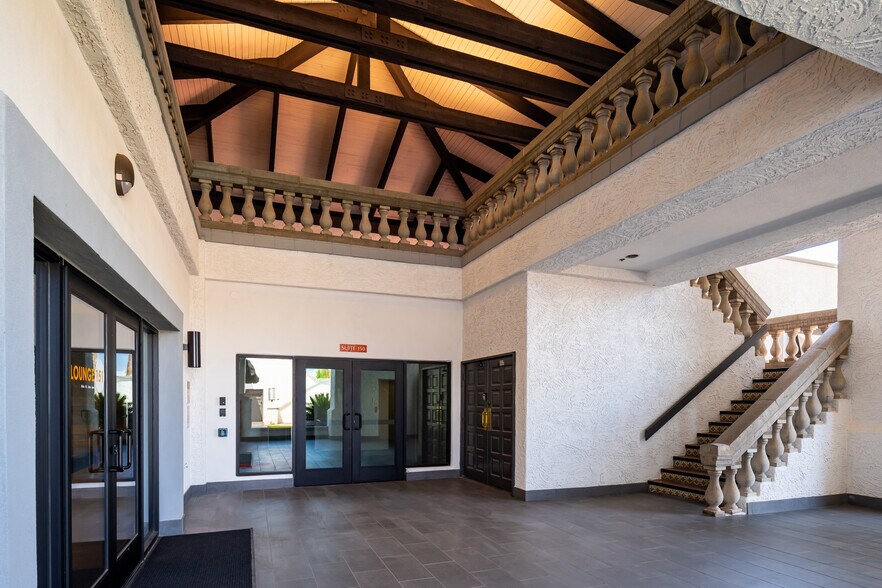 More Photos Of 7600 N 16th St, Phoenix Office For Lease