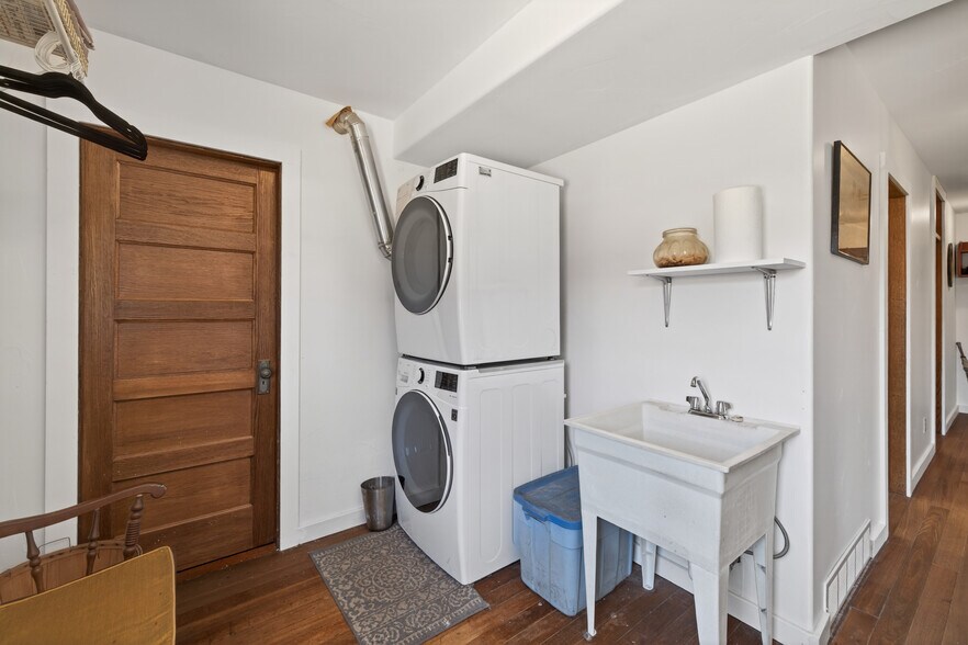 More Photos Of 411 N 500 W, Moab General Retail For Sale