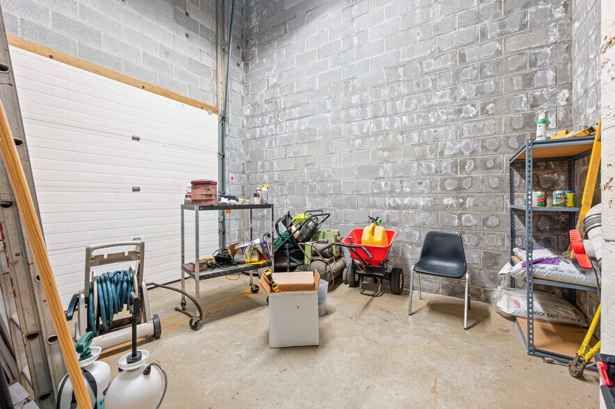 More Photos Of 1550 N Mitchell St, Cadillac General Retail For Lease