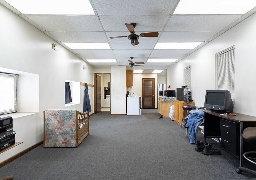 More Photos Of 1807 Erie Blvd W, Syracuse Warehouse For Lease