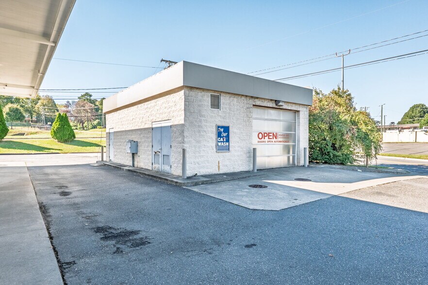 More Photos Of 1617 N Chester St, Gastonia Service Station For Sale