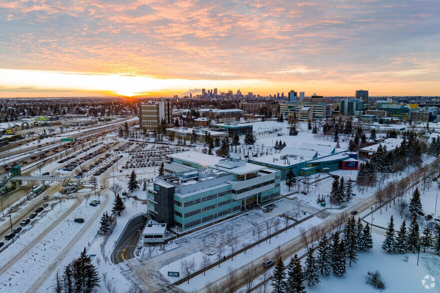 More Photos Of 3710 33rd St NW, Calgary Office For Lease