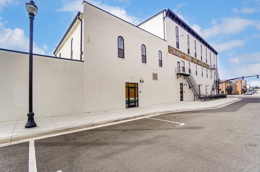 More Photos Of 202 S Main St, Celina Office For Sale