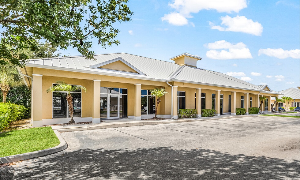 Primary Photo Of 9705 Commerce Center Ct, Fort Myers Medical For Sale