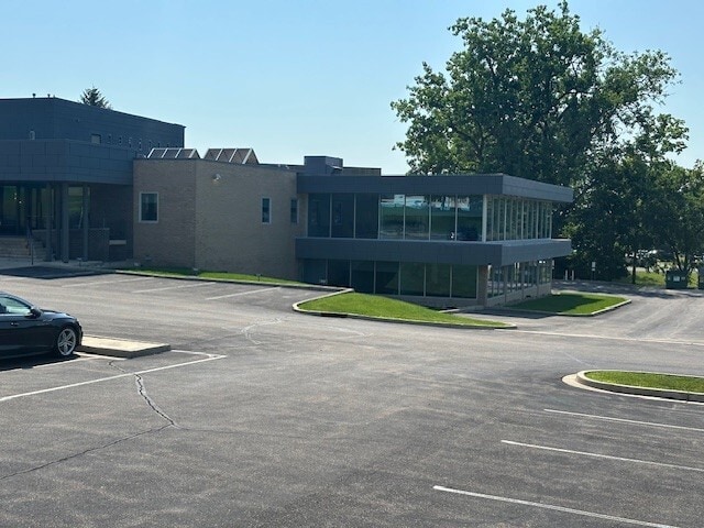 More Photos Of 6450 Sand Lake Rd, Dayton Office For Sale