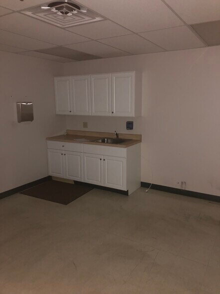 More Photos Of 10051 Simonson Rd, Harrison Showroom For Lease