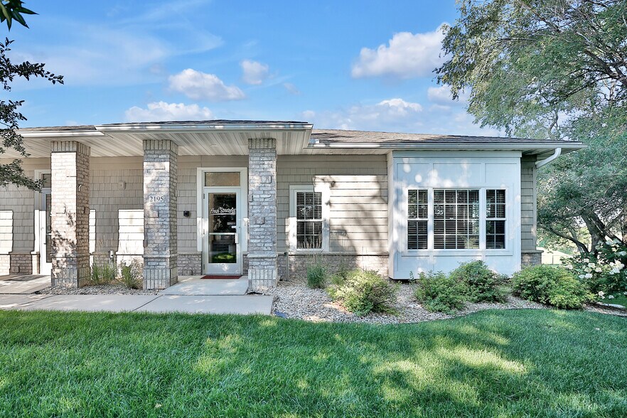 More Photos Of 2191-2195 Northdale Blvd NW, Coon Rapids Office For Sale