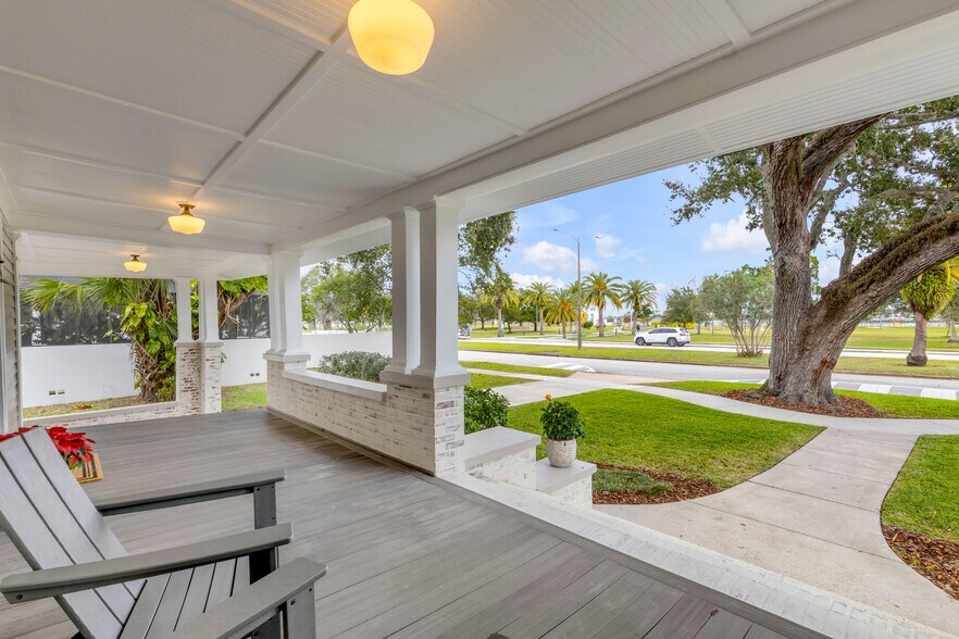 More Photos Of 214 S Riverside Dr, New Smyrna Beach Office Residential For Sale