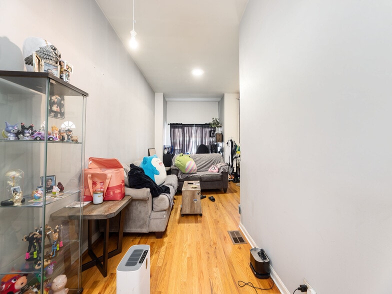 More Photos Of 1303 W Ohio St, Chicago Apartments For Sale