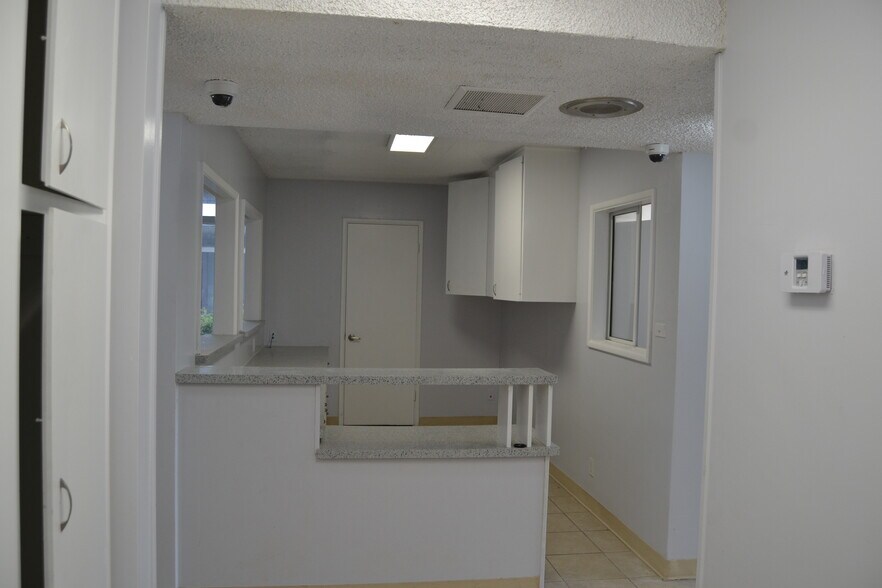 More Photos Of 1384 N Waterman Ave, San Bernardino Office For Lease