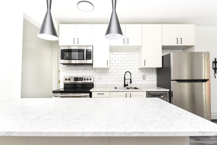 More Photos Of 122 Victoria Ave N, Hamilton Apartments For Sale